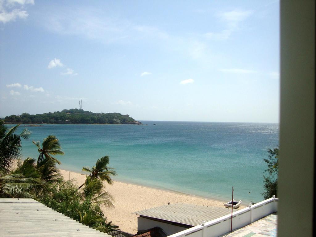 Green Park Beach Hotel Trincomalee Exterior photo
